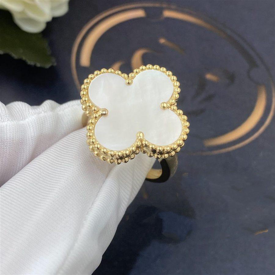 van-cleef-arpels-magic-alhambra-ring-yellow-gold-mother-of-pearl-vcarf78900-coral-2-900x900_9549cb8e-2152-45f2-a6b9-e762a03714ec.jpg