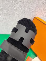 Chypre Sandal Black shearling insole Black goatskin lining